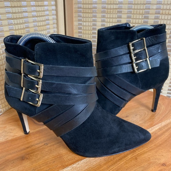 BCBGeneration Woman’s 7 Black Zing Pointed Toe Ankle Booties Shabby Chic - Picture 2 of 6